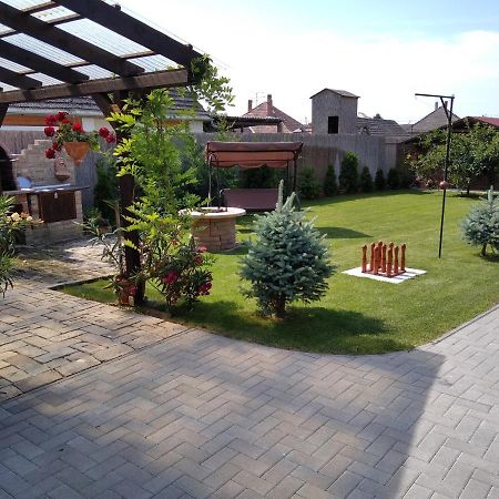 Mözsi Apartman Tolna Bagian luar foto