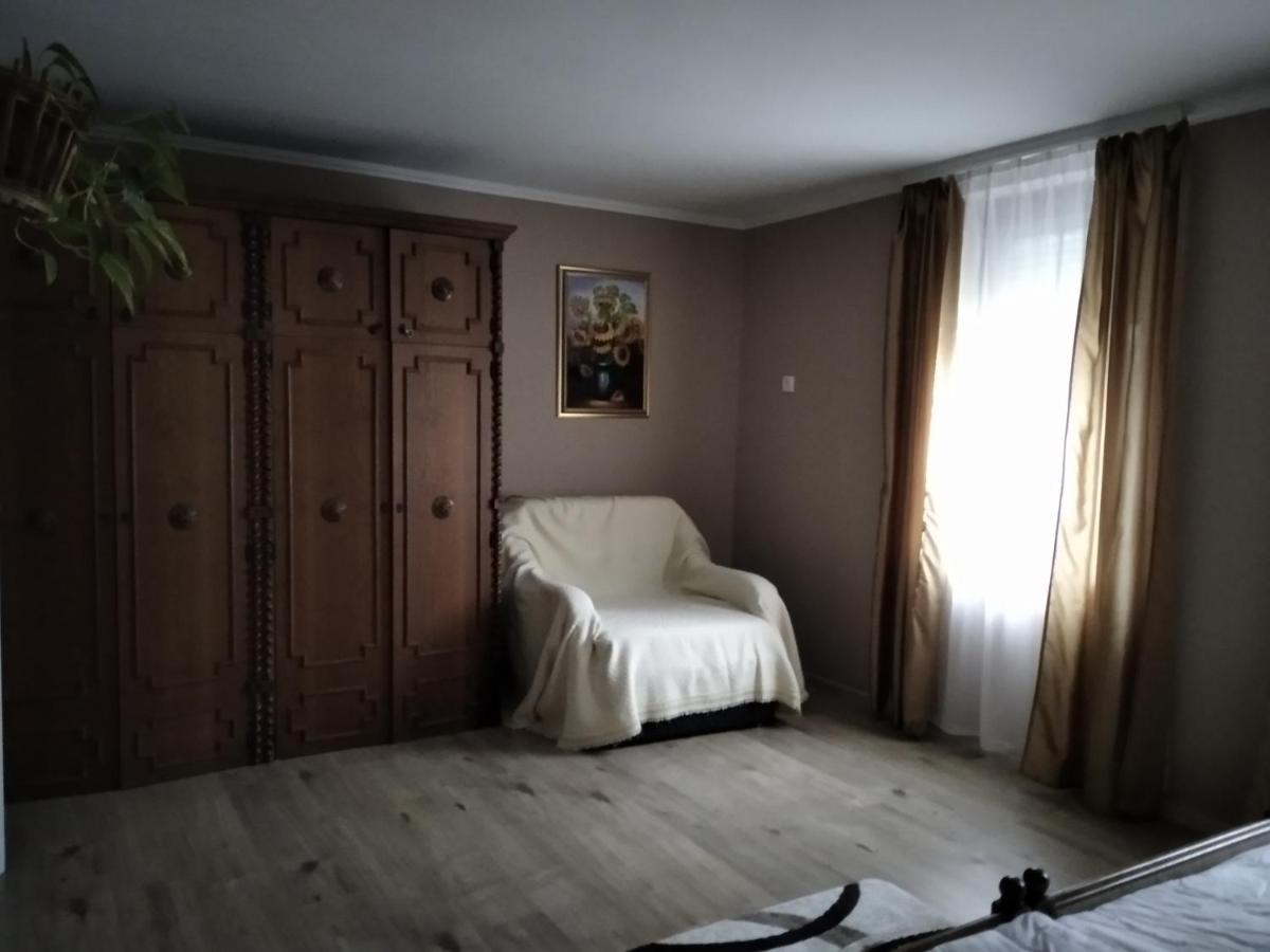 Mözsi Apartman Tolna Bagian luar foto