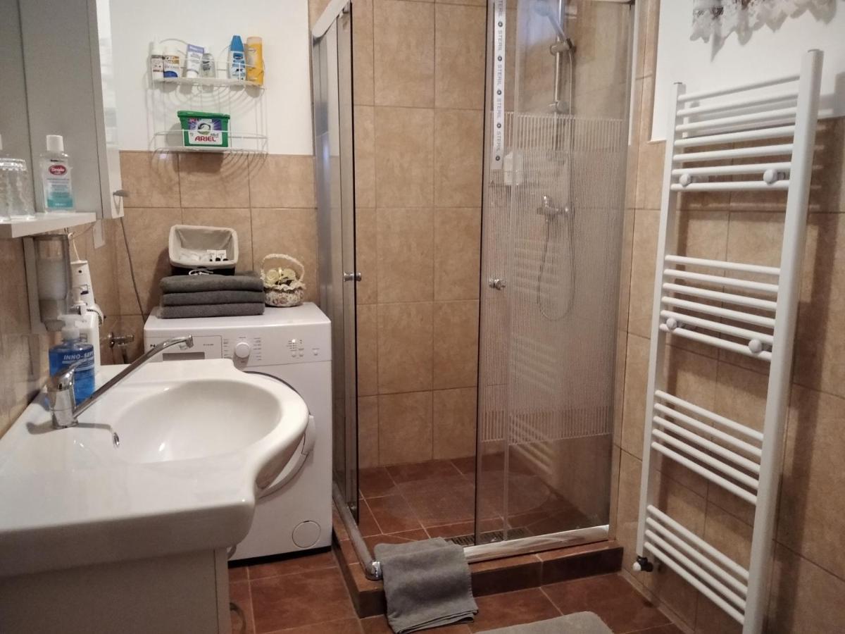 Mözsi Apartman Tolna Bagian luar foto
