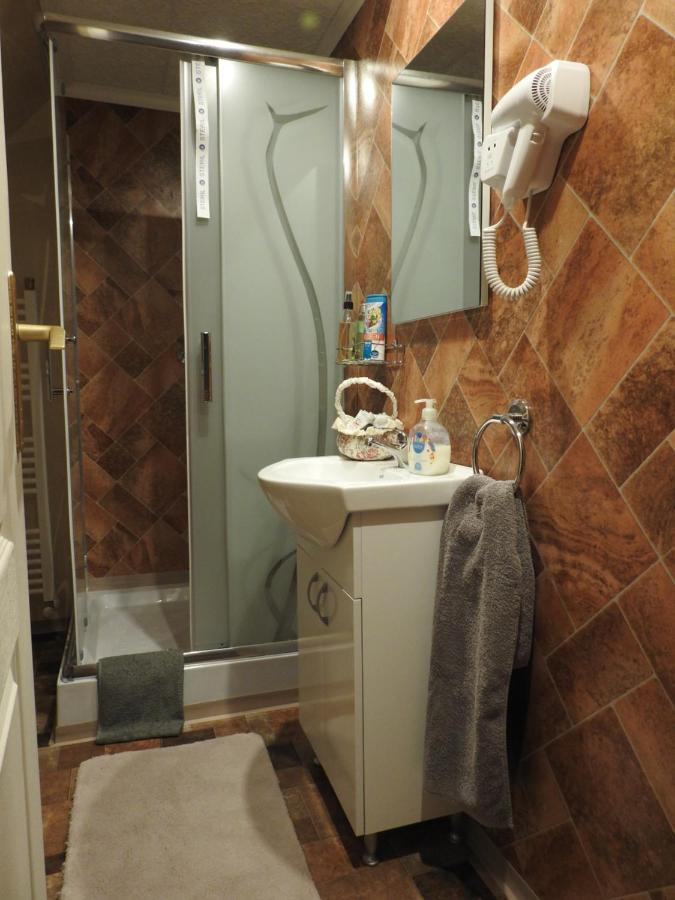 Mözsi Apartman Tolna Bagian luar foto