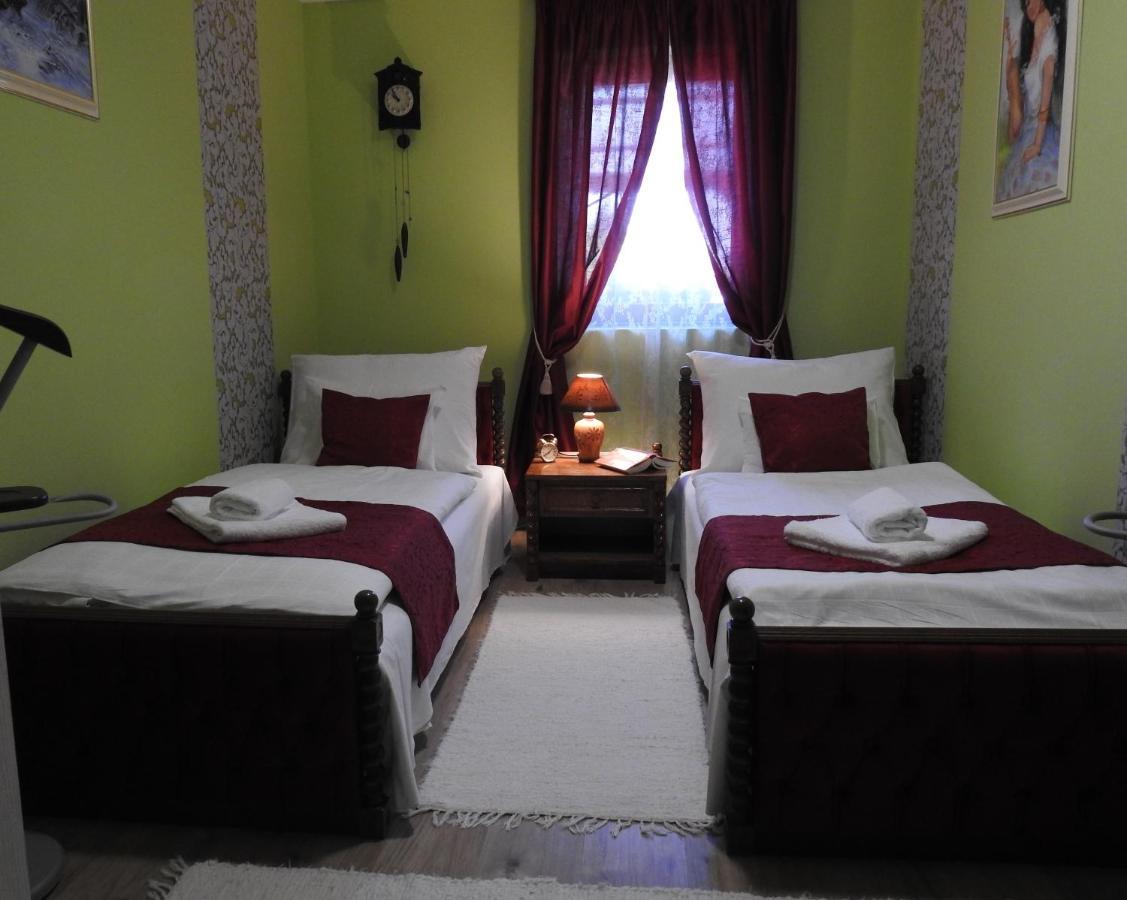 Mözsi Apartman Tolna Bagian luar foto